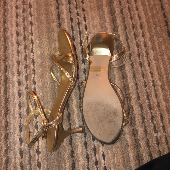 Gold heels - Picture 3 of 5
